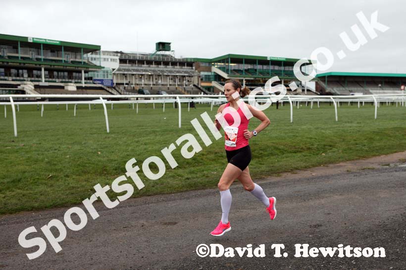Orange 42, Newcastle Racecourse Half/Marathon/50k, Newcastle Racecourse, Gosforth, Newcastle. Photo: David T. Hewitson/Sports for All Pics